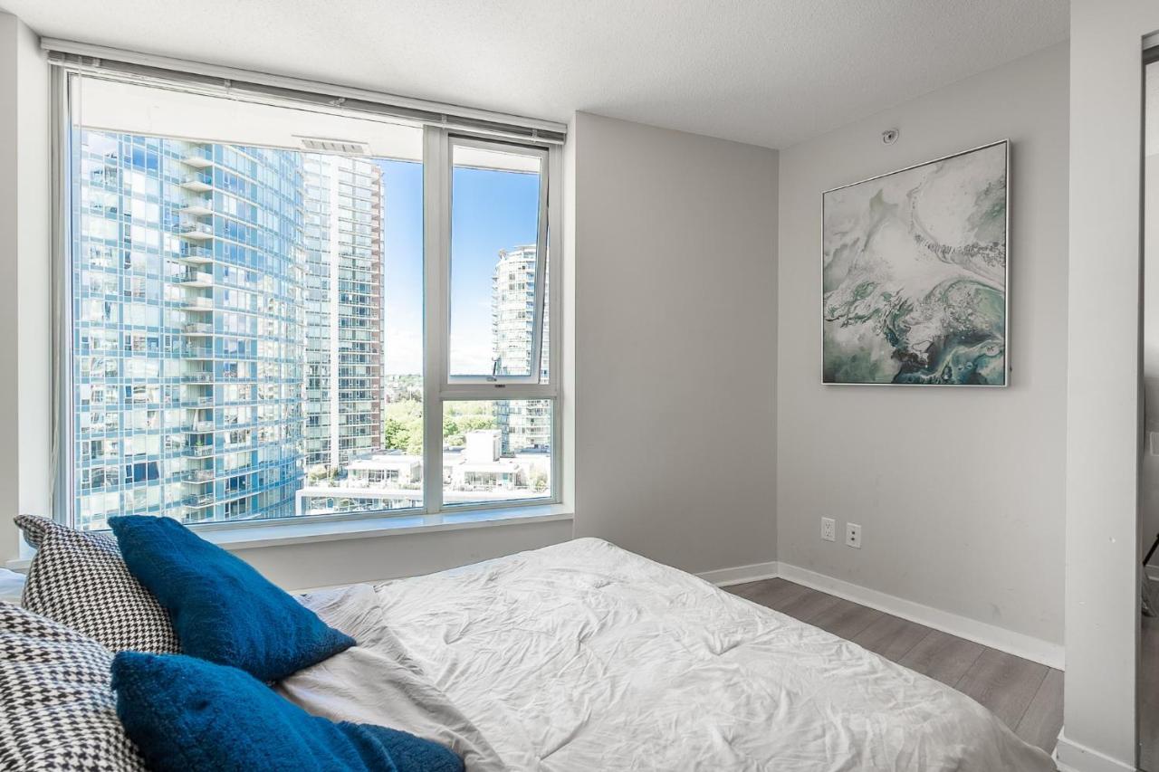 Stunning 2 Bedroom Condo With Downtown Views!!! แวนคูเวอร์ ภายนอก รูปภาพ