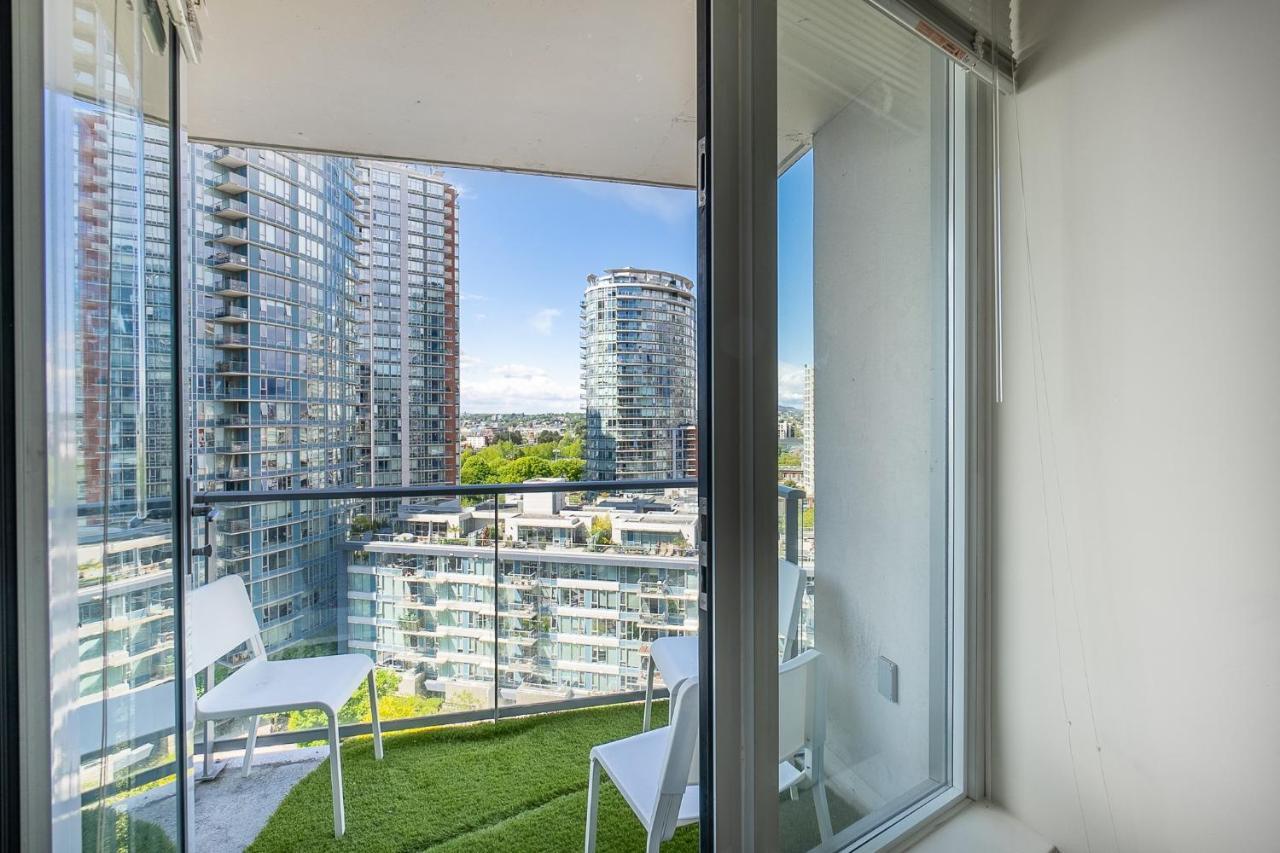 Stunning 2 Bedroom Condo With Downtown Views!!! แวนคูเวอร์ ภายนอก รูปภาพ