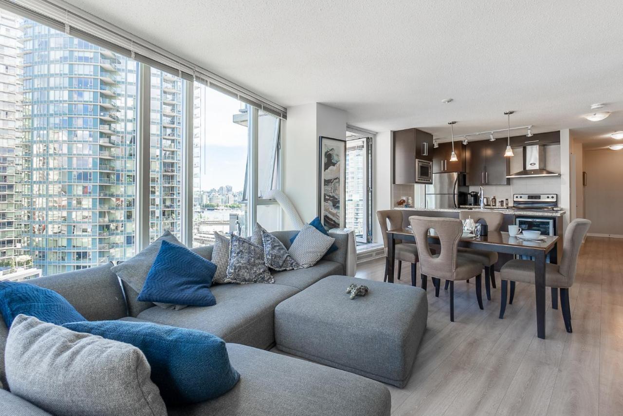 Stunning 2 Bedroom Condo With Downtown Views!!! แวนคูเวอร์ ภายนอก รูปภาพ