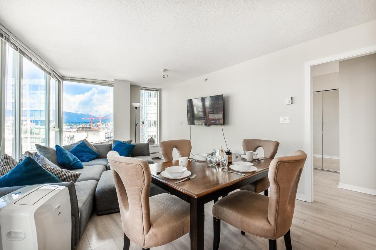 Stunning 2 Bedroom Condo With Downtown Views!!! แวนคูเวอร์ ภายนอก รูปภาพ