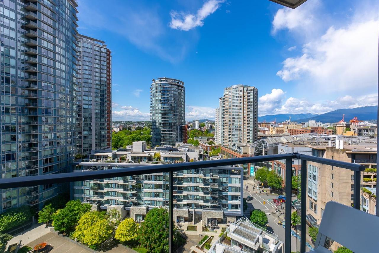 Stunning 2 Bedroom Condo With Downtown Views!!! แวนคูเวอร์ ภายนอก รูปภาพ